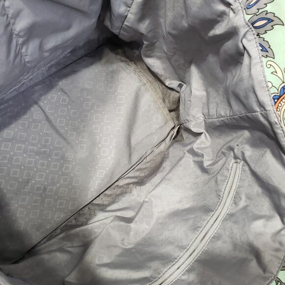 Vera Bradley Tote (Approx. 18 x 15 x 9) and Matching Notebook - Picture 4 of 9